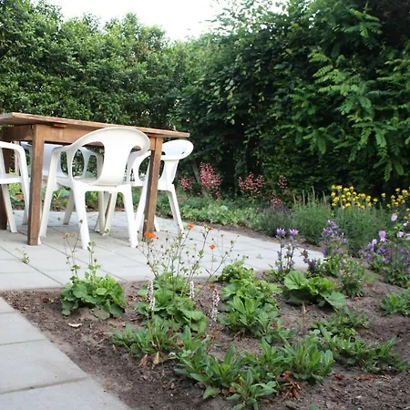 Logerenbijonsz Bed & Breakfast 3*